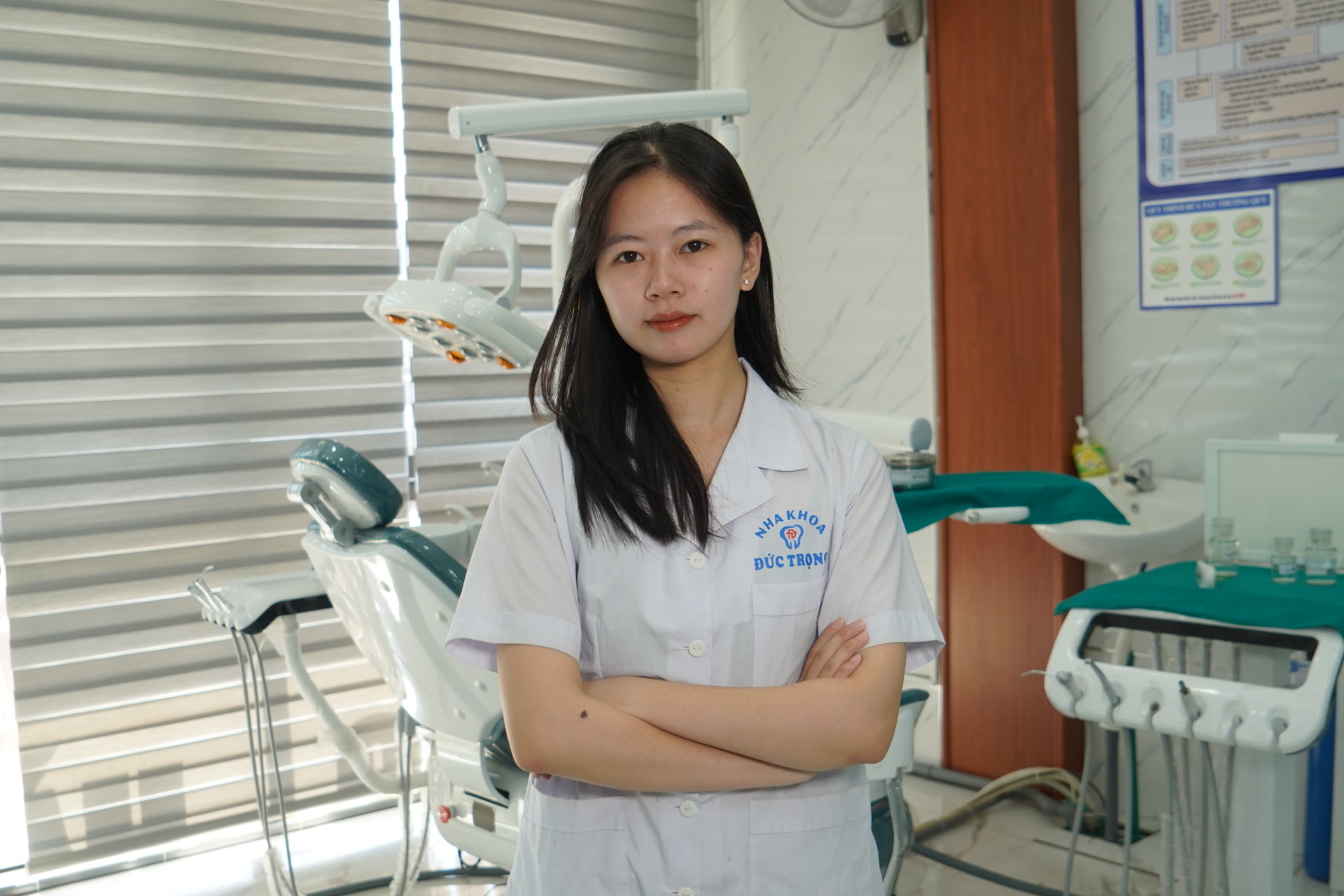 Nhân viên Nha khoa Đức Trọng trong khu điều trị